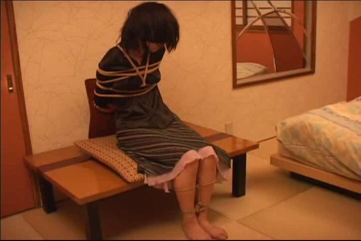 M女緊縛願望  香織瑠 片名：M女緊縛願望  香織瑠<br>メーカー：miracle<br>番号：<span style='color:#b0b0b0;'>[隐藏文字，购买后可见]</span><br>地址：<span style='color:#b0b0b0;'>[隐藏文字，购买后可见]</span>