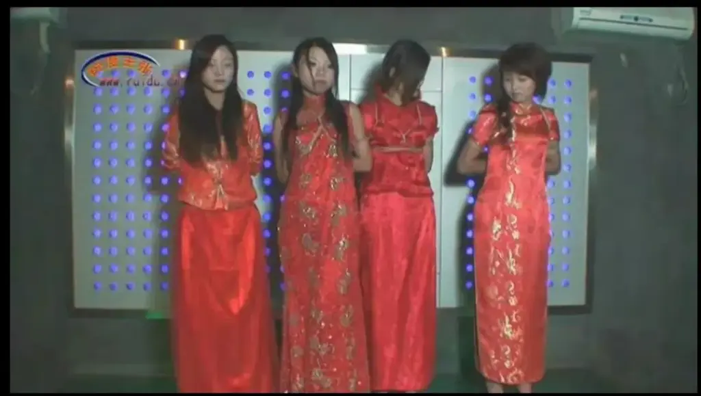 周末喜相逢 锐度主张作品，多名模特出演，中间更换多次服装，尝试了多种捆绑方式诸如中式、日式，时长48分零六秒，清晰度较高。