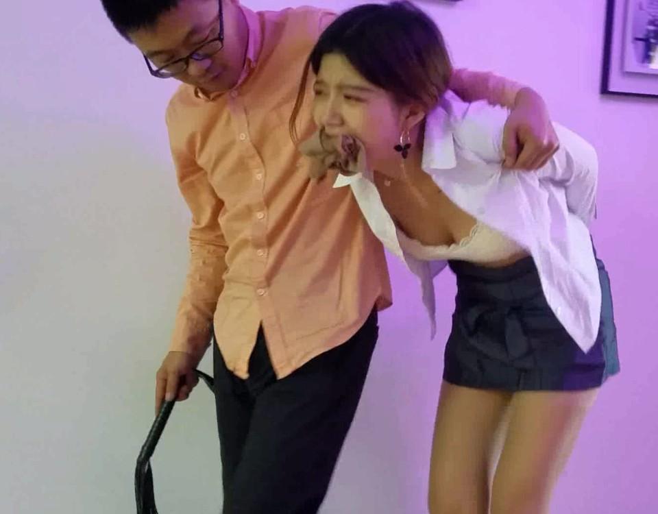 [Love Forever Studio] Tutor Gone Wrong ©Love Forever Studio<br><br>Summary:<br><br>One day, Ms. Li was getting a private tutorial with her teacher in her house, and suddenly the phone started to ring while the teacher is using the bathroom. Because of the curiosity, she decided to open it up since there is no password for the phone. When she opened the photo gallery of her teacher's phone, she found a lot of pictures that are girls that are tied up. Ms. Li was surprised, and she felt a tap on her shoulder, and turned around. The face of the teacher with a disturbing smile made her fright a little bit... and she sees the rope on the hand of the teacher...