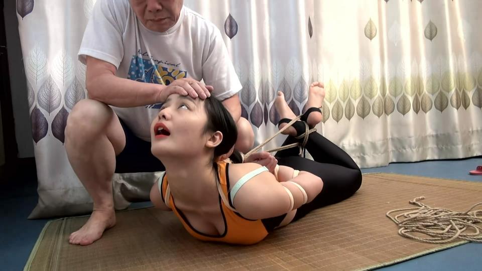 [Dianya Studio] Ms. He Being Tied In Wuhua Bondage Position ©Dianya Studio