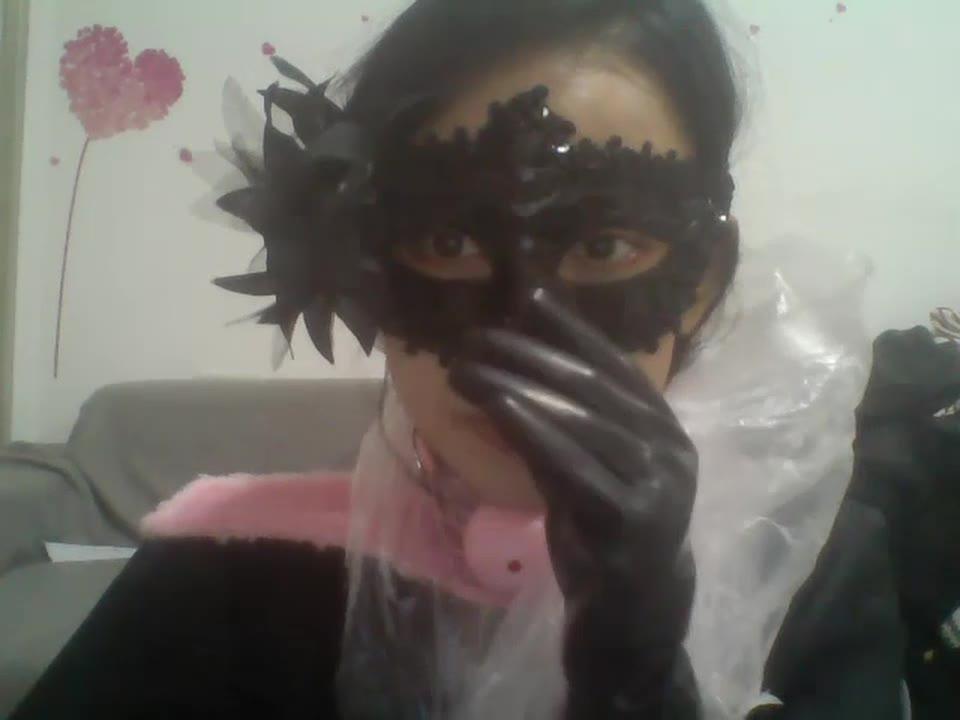 直播视频之女仆系列 ZENTAI. 胶衣各种口罩，胶带麻绳捆绑，防毒面具呼吸控制、负压呼吸袋，乳胶头套，蒙面女忍者， 塑料袋极限挣扎，马具口塞，口球，制服诱惑(女仆）、丝袜堵嘴，套头， 高跟 娇喘！ 精彩不断！等待主人的到来！！！