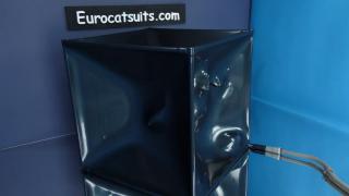 Latex vacuum cube - airtight , you can turn vacuum cleaner off ! ... from Eurocatsuits.com 下载后解压即可