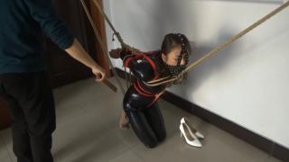 [Willing Studio] Strappado Punish Pt. 2 ©Willing Studio<br><br>Summary:<br><br>Red ropes classic damsel, and restrained on the ground with a painful posture, waiting for her master to come back home for dinner, and thinking about what she has done today to anger her master...<br><br>But after a long day of restraining, she is still not saying sorry to her master, so the master decided to do something else for her so that she will learn her lesson...<br><br>Featuring: strappado bondage, breast bondage, box tie, head bondage, classic damsel, strappado bondage, crotch rope, catsuit, latex, spanking, vibrator, forced orgasm, high heels, foot fetish, and ball gagging