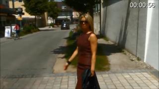 ladys in leather skirt 欧美美女皮装外出