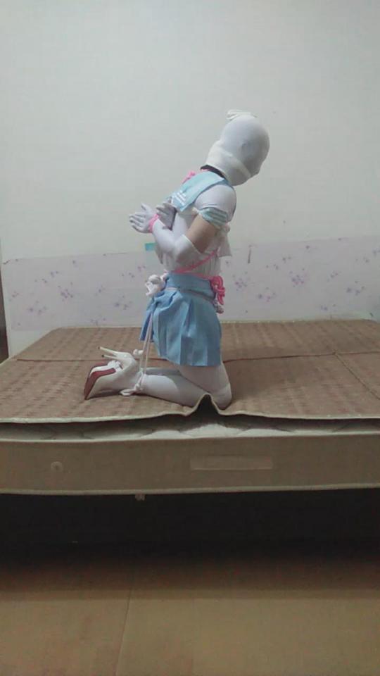 [Xiexiaocan] Let's Try: Self Bondage in Savior Uniform ©Xiexiaocan<br><br>Summary:<br><br>This time I will be trying a high difficulty bondage position, the high position bondage. After completing the bondage position, I felt like almost the same as other people's work since it is really tight, and hard to struggle out. I have tried this before at once, but failed to untie the knot by myself. So I used the scissors. But this time I'm fortunately enough that I did not mess the untying part up.