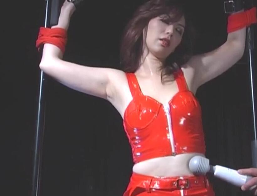 美人妻の午後は妄想おもらし三昧 翔田千里 美人妻の午後は妄想おもらし三昧 翔田千里<br>出演者：翔田千里<br>メーカー：AVS collector’s<br>品番：<span style='color:#b0b0b0;'>[隐藏文字，购买后可见]</span><br>美人妻在家中被凌辱调教！