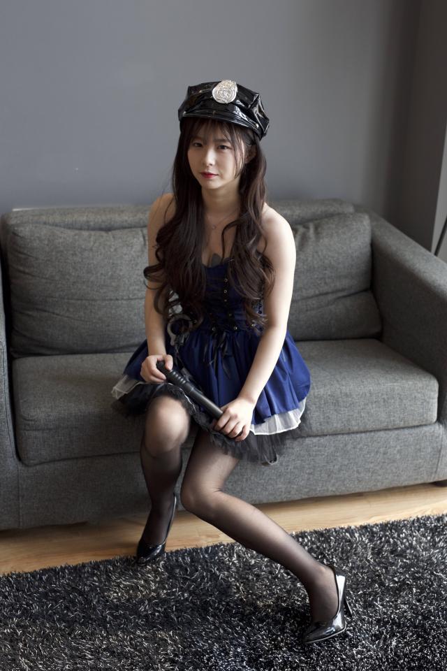 [Bondage Fun] Seduction of The Policewoman Pt. 1 ©Bondage Fun<br><br>Summary:<br><br>The police department has came up a great idea to bait the whole criminal organization down, using a beautiful policewoman to seduce the leader of it and start a civil war to mess up the institution. But the police is not the only one who knew how to set traps inside of their enemies. The police department's spy transferred their plans to the leader, and they started taking action to response the task. The policewoman that was assigned for the task felt unusual welcome, although she felt there are something wrong with the situation, she did not report the situation to her boss...