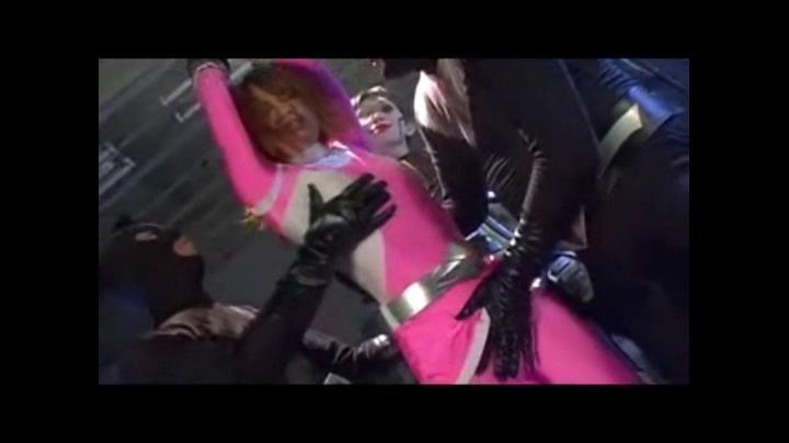 ヒロイン搾乳　獣王戦隊シェパードＶ ピンクシェパード編 ヒロイン搾乳　獣王戦隊シェパードＶ ピンクシェパード編<br>公司：GIGA<br>作品番号<span style='color:#b0b0b0;'>[隐藏文字，购买后可见]</span><br>出演女優葉山梨々花 <br>監督坂田徹<br>ジャンル戦隊　 母乳、搾乳<br>女战士被抓，把她吊起来电击 拷问折磨