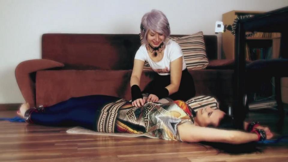 2 Clips - Weronika Got Tickled - Mix - Art3 This is mix of two clips. On one doll is tickling bondage Weronika. On second rebel girl is tickling her.<br>Category: TICKLING<br>Related Categories: FOOT TICKLING, FOOT FETISH, TICKLING ARMPITS, FOOT TORTURE, BONDAGE <br>https://www.clips4sale.com/studio/19132/15370135/ 2 Clips - Weronika Got Tickled - Mix - Art3 - HD 1280x720