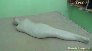 Indonesian Girl in Swimsuit and get mummification  保鲜膜玩弄