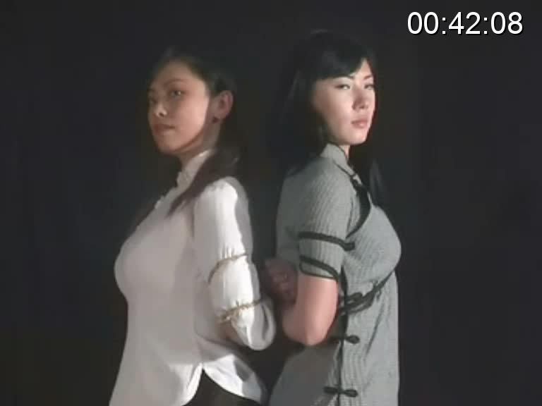 雅俗阁狱乐营现场实录2 该作品是雅俗阁和狱乐营联手推出的老片，片中有两家的多位模特共同出演，其中包括知名的雅思、雪儿等，内容精彩，本片为其中的第二个选段。<br>