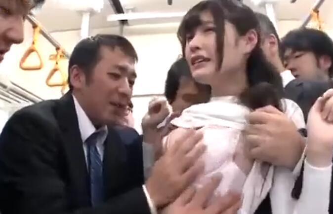 脅迫集団痴漢師レ○プ 生脚太ももを撫で回す指先…尻に擦り付けられるチ○ポ 脅迫集団痴漢師レ○プ 生脚太ももを撫で回す指先…尻に擦り付けられるチ○ポ<br>発売日：2018/03/26<br>出演者：橋本ありな<br>メーカー：エスワン ナンバーワンスタイル<br>レーベル：S1 NO.1 STYLE<br>品番：<span style='color:#b0b0b0;'>[隐藏文字，购买后可见]</span><br>美女OL被电车痴汉各种凌辱玩弄！（没有拘束情节，纯电车痴汉系列！）