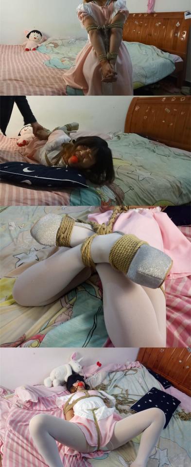 [Aww Meow] Tries High Difficulty Classical Damsel ©Aww Meow<br><br>Summary:<br><br>The girl wore her maiden suit for a whole day already, but her employer seems to be unsatisfied still. So he asked her if she wanted to live her for some days. She denied the offer, which angered the man. The man took some ropes and dragged her to the bed. After restraining her on the bed, the man left for buying some food for him, and the girl. The poor girl thought she is abandoned, and started to struggle helplessly...