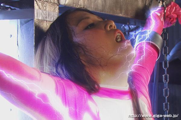 電撃戦隊パーフェクトレンジャー 作品番号：<span style='color:#b0b0b0;'>[隐藏文字，购买后可见]</span><br>定価10800円<br>ダウンロード3240円/3240PT<br>出演女優 友田彩也香<br>監督坂田徹<br>怪人凌辱蹂躏强制玩弄调教美女战士～！<br><br>