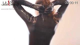 Julie skyhigh fitting sexy latex rubber catsuit first time _ Dress Up Fetish 胶衣 长腿 妹子 但是没有bdsm