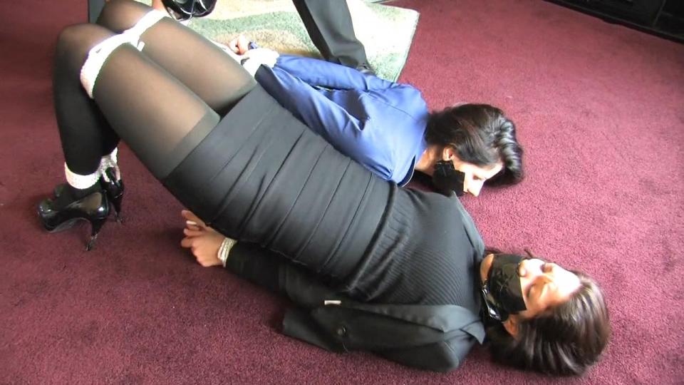 They Know Too Much (MP4 HD; 5 Mbps) - featuring Hannah Perez & Jasmine St. James They Know Too Much (MP4 HD; 5 Mbps) - featuring Hannah Perez & Jasmine St. James<br><br>From: Beauties in Bondage <br><br>Beauties站剧情大片；贾斯敏和汉娜两人已经共同在一家公司工作了4年，后来她两发现公司老板经常挪用员工的工资还有逃税，于是贾斯敏和汉娜决定向当局上报这个情况，结果两人刚准备上车就遭到老板的劫持<br><br>https://www.clips4sale.com/studio/33391/15440789/They Know Too Much (MP4 HD; 5 Mbps) - featuring Hannah Perez & Jasmine St. James