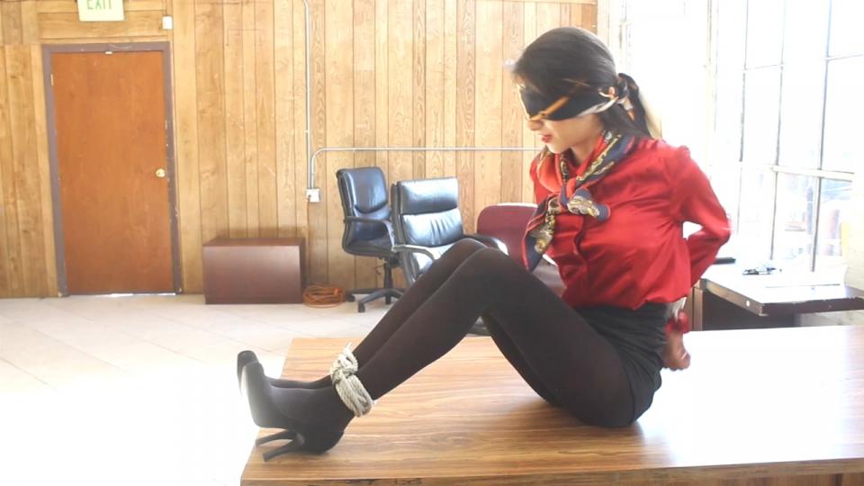Elsa del Rey: Tied up and blindfolded with a silk scarf, was it a dream? Hollyrope站视频Elsa del Rey: Tied up and blindfolded with a silk scarf, was it a dream?<br><br>Elsa在办公室中被捆绑蒙眼<br><br>https://www.clips4sale.com/studio/80159/19313565/Elsa del Rey: Tied up and blindfolded with a silk scarf, was it a dream? (MP4 FORMAT)