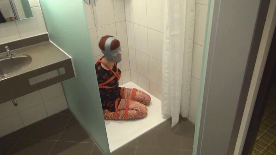 tranniesintrouble -nina jay sandra shower 站点tranniesintrouble <br>http://www.tranniesintrouble.com/whats_new_previous_02.html （网站会员制没有更具体的链接）<br>片名：nina jay sandra shower   <br>时长：15分