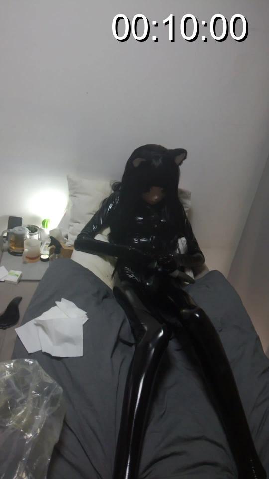 Kigurumi 镜面PU自慰日常  