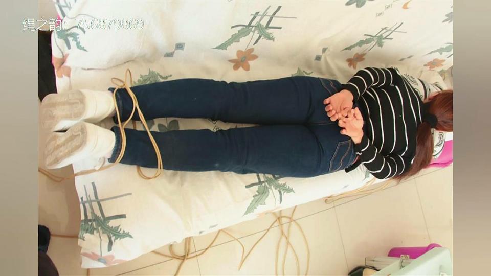 [Bondage Elegance] Girlfriend Becomes Model ©Bondage Elegance<br><br>Summary:<br><br>When I was a goof ball kid, I have tried to confess with her multiple times, but every single time is a sad story to even mention again. After a long time of hard working, I finally graduated from a famous school, and had a great job to take care of my life. Finally I had the money make my dreams come true. One of them was creating my own studio, when I was interviewing the model for my first video, a familiar face showed up at the end of the line...