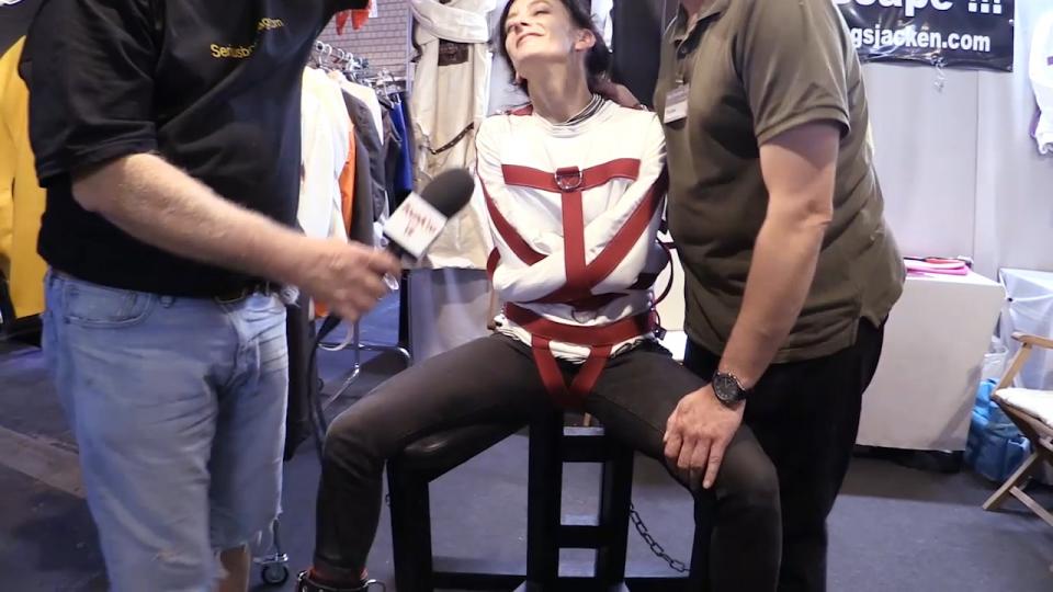 BOUNDCON 2016 - DAY 3 Part 3 seriousimages站视频BOUNDCON 2016 - DAY 3 Part 3<br><br>SeriousBondage在德国慕尼黑举行的BoundCon展会上展示各种束缚道具<br><br>详细见截图<br>http://www.seriousimages.com/Updates-External/index.php?sel=80