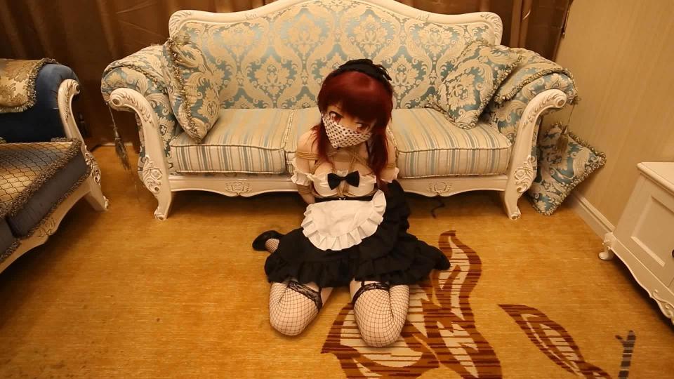 kigurumi吊带网袜女仆捆绑 原先只是单纯打自嗨，不料被结结实实绑起来嘴也被堵上好难受(ﾒ｀ﾛ´)/，不够过程好过瘾好喜欢这样希望以后还有机会这样玩o(*////▽////*)q。<br>（在线为480p如要看1080p可从百度云下载，因为没有传在线观看重新编辑设置了下）
