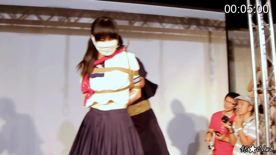 皮繩愉虐邦 皮繩愉虐邦成人展绳缚表演，社长亲自上阵受捆，缚师专业，吊缚党福音，单脚缚开腿缚什么的最有感觉了。喜欢的可以关注一下，本人精益求精，只发布高质量视频。