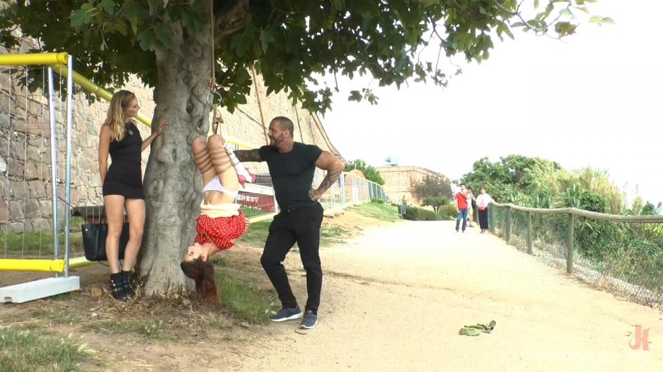 Busty Brunette Extremely Afraid of Electricity Gets Shocked Outdoors kink站视频Busty Brunette Extremely Afraid of Electricity Gets Shocked Outdoors<br><br>模特被带到街上进行公开调教<br><br><span style='color:#b0b0b0;'>[隐藏文字，购买后可见]</span>