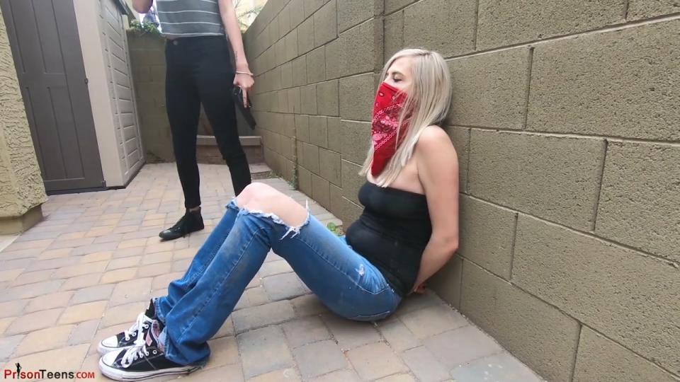 Officer Lisa and Officer Ava Slick Arrest Kelsie Attempted Murder prisonteens站视频Officer Lisa and Officer Ava Slick Arrest Kelsie Attempted Murder<br><br>Kelsie遭到执法人员逮捕<br><br><span style='color:#b0b0b0;'>[隐藏文字，购买后可见]</span>