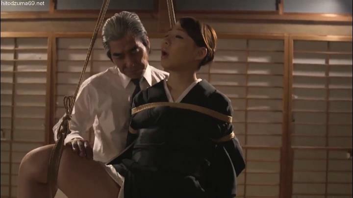 緊縛近親相姦_義父に飼育される嫁_成宮いろは <span style='color:#b0b0b0;'>[隐藏文字，购买后可见]</span><br>最近在网上找到的，个人认为一部不错的作品，有许多不错的片段，也有许多火热的画面。有喜欢的人请自愿购买。人妻背着丈夫被丈人捆绑调教，后来丈夫死了，二人更是火热。
