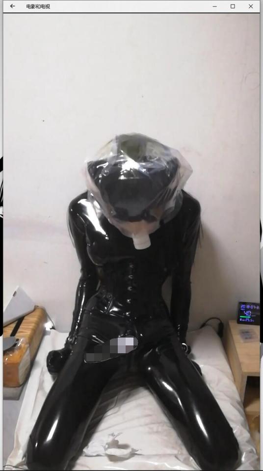 [Kiger_UCM] Breathe Control In Double-Layered latex Suit ©Kiger_UCM<br><br>Summary:<br><br>The video was filmed after I have finished a livestream on a video platform. The weather is super hot and it is hardly bearable without the air conditioning. But I had enough fun while filming it with a vibrator helping me to cheer it up! Hopefully you guys will enjoy the video just like we enjoyed making it. If you are interested in donating some other stuffs, feels free to contact me. It is really a big spend for me financial-wise, and physical-wise.