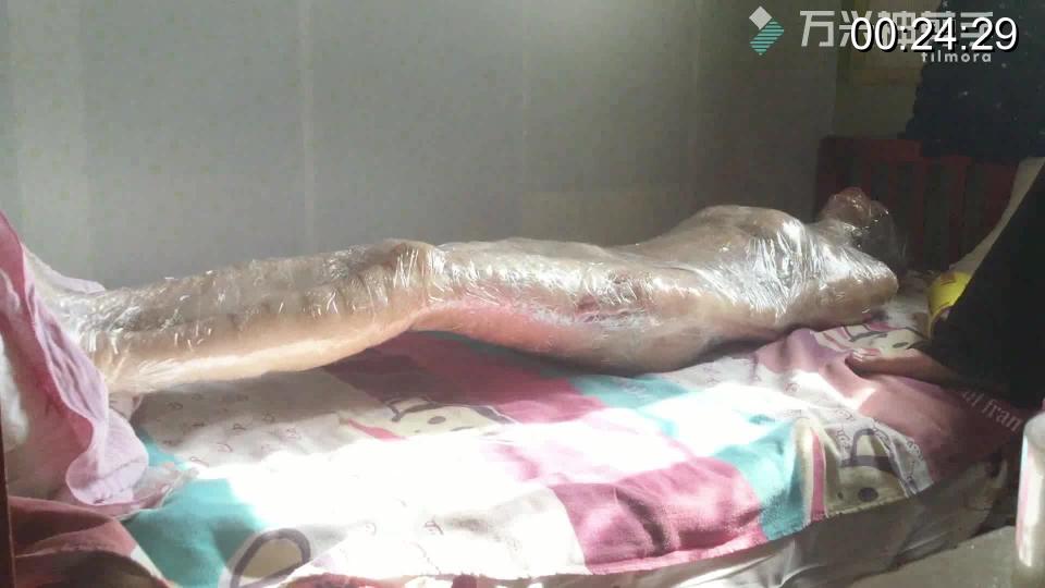 [1051035617] Ms. Guang Challenges Saran Wrap Mummification ©1051035617<br><br>Summary:<br><br>This time Ms. Guang, is going to challenge saran wrap mummification. The video is filmed in summer, so it is really hot in the mummification with saran wrap, and I feel kinda exhausted after being freed from the restraint. Hopefully you guys will enjoy the video tho, and I will make more videos in the future if I have time!
