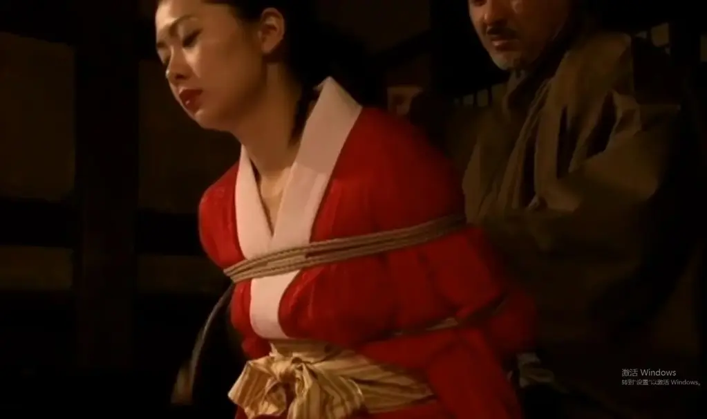 折檻女郎  その他 片名 折檻女郎  その他<br>时长 1小时58分钟<br><span style='color:#b0b0b0;'>[隐藏文字，购买后可见]</span><br>剧情：讲述了一个心酸的故事。女主是青楼女子，每天被人捆绑调教。她和一位打工男相爱，但打工男被人所害，最终女主与凶手同归于尽。看完有点心酸。