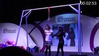 拍手喝采！　女王様による女子校生緊縛SMショー https://movie.eroterest.net/page/11200477/