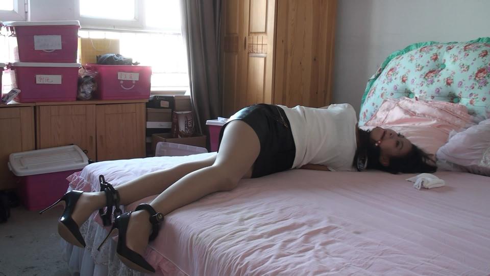 [XiaoYao] Xiayan In Metal Cuffs and Tickled Pt. 2 ©XiaoYao <br><br>Summary: <br><br>This is a video that we customized with the help of XiaoYao studio, after gaining permission to republish it to the public, we have done it in this website, and this website only. Hopefully you will enjoy the skit that we wrote for this special video, and since it is not that long, so we decided to sell it for only a low low price of 6 diamonds. Hopefully you will enjoy this video, and other videos that we produced by checking them out by clicking "my videos" tab below.