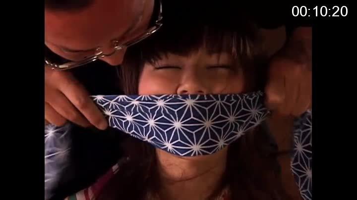昭和哀歌 -背徳の契り- 姫咲りりあ 片名 昭和哀歌 -背徳の契り- 姫咲りりあ<br>时长  1小时45分钟<br><span style='color:#b0b0b0;'>[隐藏文字，购买后可见]</span><br>剧情  日本紧缚精品。女主被丈夫朋友捆绑调教，很精彩。希望大家喜欢。
