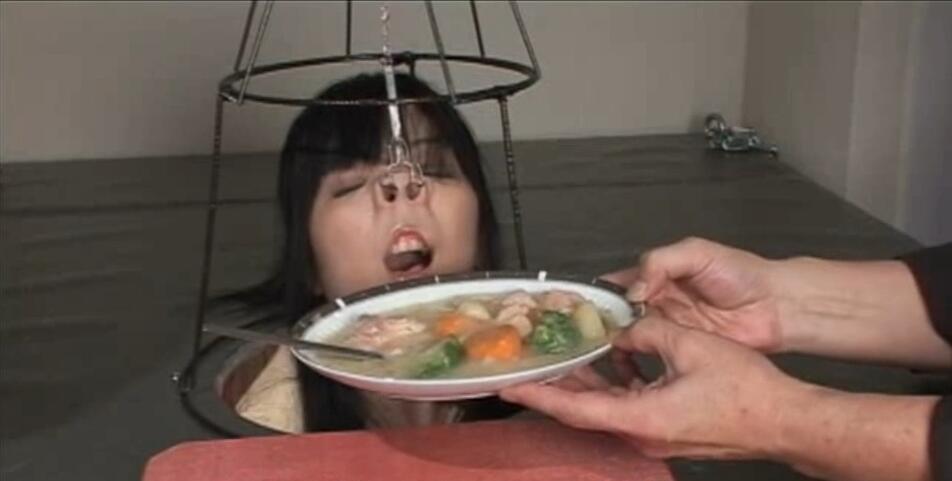 日舞師範レズ監禁 片名：日舞師範レズ監禁<br><span style='color:#b0b0b0;'>[隐藏文字，购买后可见]</span><br>时长：00:31:22<br>大小：717MB<br>本片内容是两个舞女被捆绑关进牢笼，并被鼻钩勾住鼻子