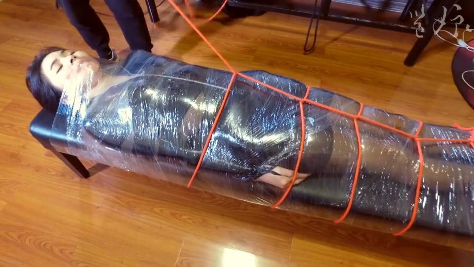 [Yongniang Studio] Ms. Mu's Saran Wrap Mummification Experience ©Yongniang Studio<br><br>From: Yongniang Season Three