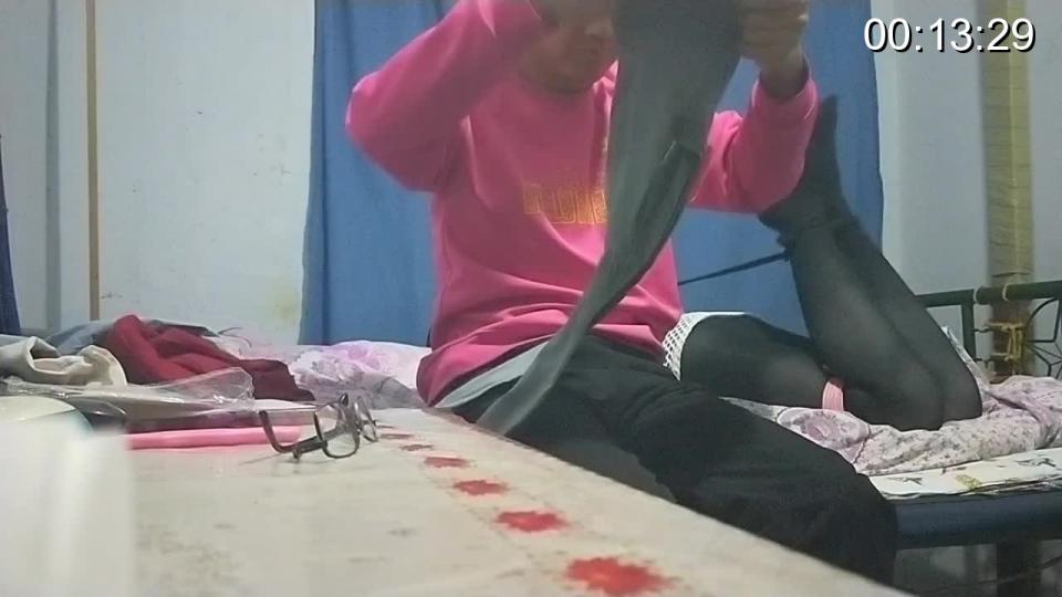 绳艺坊第四弹 变装驷马调教 绳艺坊第四部视频，离前三部视频时间有点远。今天给大家推出一部驷马调教的视频。驷马捆绑比较常见但是也很好玩。这次视频不长，模特仍旧是小奇，如果各位喜欢我的视频的话，可以私信联系我，也有机会一起玩，希望大家喜欢。
