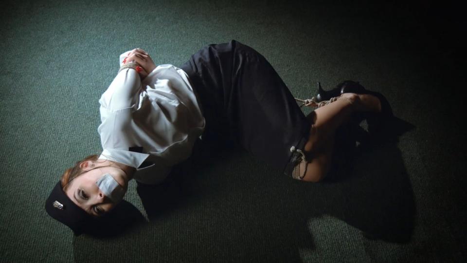 Heiress to Danger Restrained Elegance站视频Heiress to Danger<br><br>Barbara要前往伦敦继承一笔遗产，虽然得到私家侦探和空乘的帮助但Barbara最终还是遭到反派捆绑堵嘴<br><br><span style='color:#b0b0b0;'>[隐藏文字，购买后可见]</span>