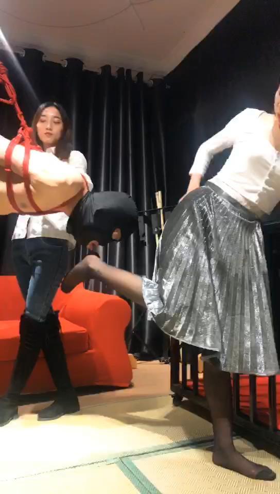 [Lemon Studio] Three Mistresses and One Slave ©Lemon Studio