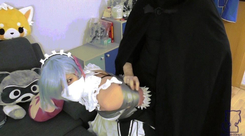 How to Catch a Demon Video English:<br>Damsel: Rem<br><br>The model is over 21. Dont post or upload our video some where else or we´ll go for legal consequences!<br><br>Rem was cleaning up her masters Room when suddenly a strange intruder overhelmed her from behind and pulled a scarfgag over her mouth and nose! Rem cant fight back her kidnapper when he carried her on his shoulder to the living room! Will Rem escape? Will Ram save her or will she get kidnapped??? Who knows...<br><br>Video includes: Tape bondage, plastergag, sponge stuffgag, otn scarfgag, over the shoulder carry, on screen tieing, on screen gagging, moaning, struggling, socked feet, overknee socks, handgag, a lot of pantys, stuffed in a bag, bag transportation<br><br>Video Length: 9:08 Minutes<br><br>High Quality Cosplay Bondage!<br><br>Or take a look at our Deviantart page! https://www.deviantart.com/natsuko-hiragi<br><br>Chinese: <br>少女：雷姆<br><br>该模型已超过21个。不要在其他地方发布或上传我们的视频，否则我们将追究法律后果！<br><br>Rem正在清理她的主人房间，突然一个奇怪的入侵者从后面淹没了她，并在她的嘴和鼻子上拉了一条围巾！ 当他把肩膀抬到起居室时，雷姆不能反击她的绑架者！ 雷姆会逃脱吗？ 拉姆会救她还是会被绑架？ 谁知道...<br><br>视频包括：胶带束缚，石膏，海绵填料，otn围巾，肩背，屏幕绑，屏幕作呕，呻吟，挣扎，袜子脚，overknee袜子，手铐，很多内裤，塞在袋子里，袋子 运输<br><br>视频时长：9：08分钟<br><br>高品质角色扮演束缚！<br>或者看看我们的Deviantart页面！https://www.deviantart.com/natsuko-hiragi<br>