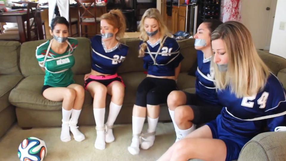 Female soccer team in bondage! Starring: Charlize, Chrissy Marie, Elsa, Khrystal, Amanda Kent and Sa Hollyrope站视频Female soccer team in bondage! Starring: Charlize, Chrissy Marie, Elsa, Khrystal, Amanda Kent and Sarah<br><br>女子足球队的队员们在一起玩捆绑<br><br><span style='color:#b0b0b0;'>[隐藏文字，购买后可见]</span>