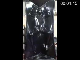 乳胶真空床 该欧美网都是同一系列影片 全部是男奴恋物癖 他们迷恋乳胶