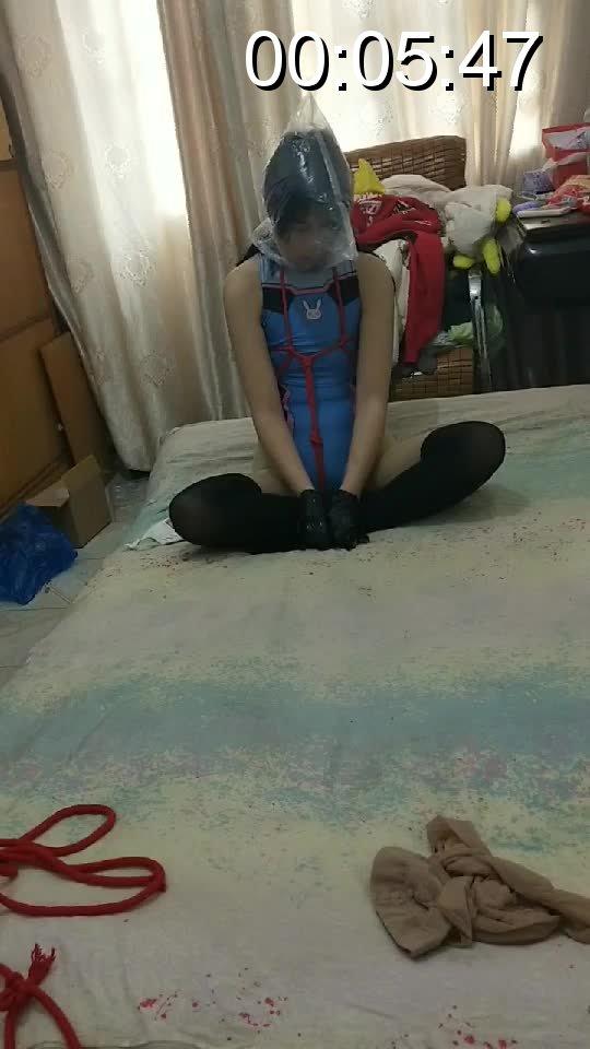 【室息治疗中心】紧身衣cos 塑料袋 胶带包手室息挣扎。胶带全包木乃伊 这次包的很好 胶带包裹在加层棉被   