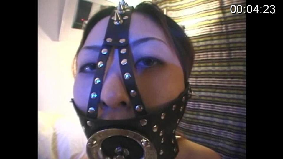 悦楽女教師 卑肉の烙印3 标题  悦楽女教師 卑肉の烙印3<br><span style='color:#b0b0b0;'>[隐藏文字，购买后可见]</span><br>剧情  日本紧缚调教老片。该系列作品的另一部。希望大家喜欢。<br>备注  虽是老片，但网上能搜到。管理员辛苦些，我就不上传封面截图了。（管理员看）