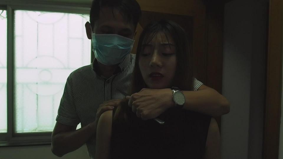 [Donkey Studio] Ms. Wang's Livestream Show Pt. 2 ©Donkey Studio<br><br>Summary:<br><br>Ms. Wang is a Junior college student, who likes to experience the main stream contents that is really popular on the internet, one day she found a job interview on the internet that is providing a livestreamer position. The payment for that position is suspiciously high, but since she has never had any job experiences, she thought this is a great deal and signed it up. But after arriving the so called video booth for making her livestream dream comes true, she found something is actually pretty off, and is not the same as her first impression...<br>