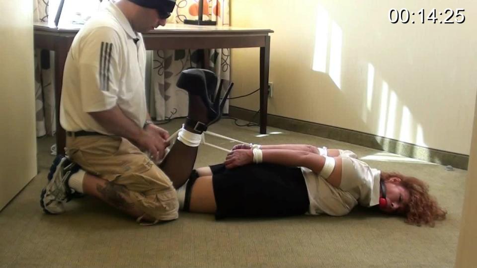 kittie4u...Tied Secretary! HD-mp4 <span style='color:#b0b0b0;'>[隐藏文字，购买后可见]</span><br><br>16:50 video<br><br>kittie is a mature SEXY older woman who knows exactly what she wants...in this case being tightly bound and gagged in skyscraper high heels! While away all alone on an important business trip, kittie starts to get an unrelenting urge to be taken prisoner by a cruel captor! She contacts a complete stranger online and the strange man agrees to meet her over the weekend....little does she know is that the man has already scoped her out and is lying in wait in her hotel room...lucky for him kittie is dressed to the nines in a fantastic secretary outfit, complete with sexy stayup stockings and killer 6" high heeled platfom heels! kittie is quickly gagged, roped up and eventually hogtied...poor kittie endures having her elbows tightly bound together...she struggles and writhes for the enjoyment of her captor! Seems like dreams do come true....