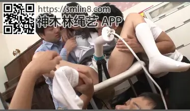 「中出しされて妊娠したくないなら友達をここに呼び出してよ！」絶倫少年女子●生友達連鎖中出し輪姦3 固定電マver 系列第3子弹是中出轮奸拘束玩具固定！绝伦少年们此次也接连不断地将清秀的女子，敏感巨乳娘等全体6名的女孩子玩弄，如果不想被中出就让女孩子打电话叫朋友来。什么都不知道的朋友来到一样被侵犯，并且无情的固定玩具让女子校生们的精神和友情都撕裂。<br>番号：<span style='color:#b0b0b0;'>[隐藏文字，购买后可见]</span>
