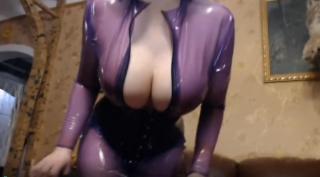 透明紫色乳胶衣美女 换点金币 福利视频 价格还是系统定的啦